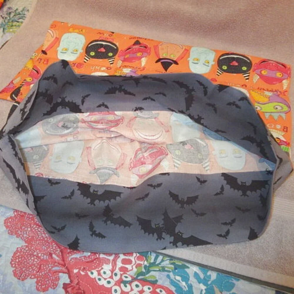 Vtg Halloween Pillowcase Cotton Queen 30 x 20 Trick Or Treat Cat Ghost Skull EUC